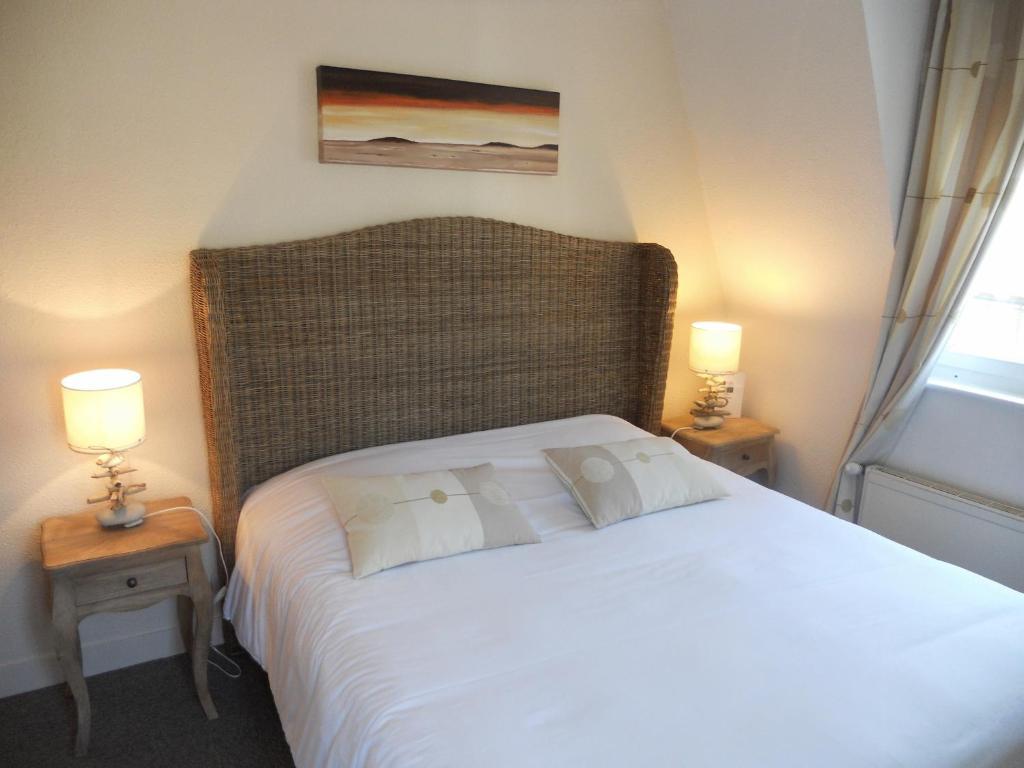 Hotel Des Falaises Villers-sur-Mer Rum bild
